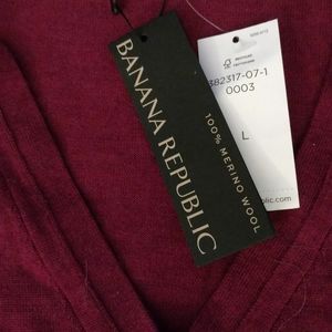 🆕Banana Republic Cranberry Ex Fine Merino Sweater